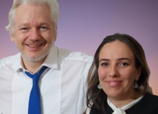 Assange et Morris à l’ambassade d’Équateur (Credit: WikiLeaks)